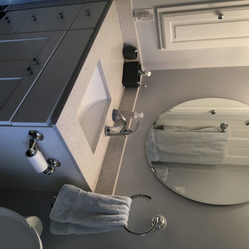 Before/After :: A Modern Bathroom